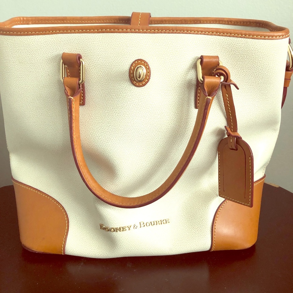 Dooney & Bourke Tote